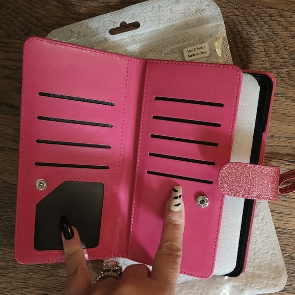 Galaxy Z fold 3 wallet case in rose pink - Picture 3 of 4